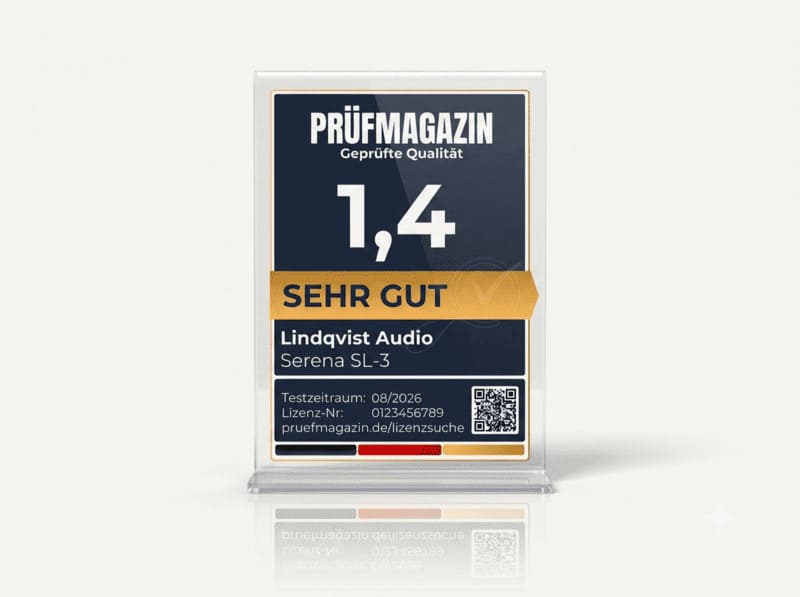 Prüfmagazin Testsiegel in einem Acryl-Aufsteller